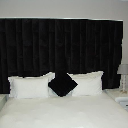 African Moon Corporate House Kempton Park Exteriör bild