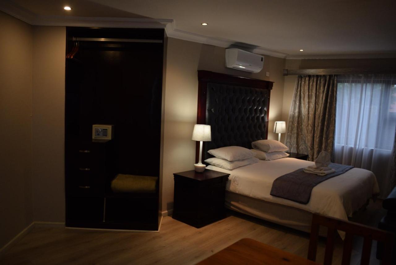 African Moon Corporate House Kempton Park Exteriör bild