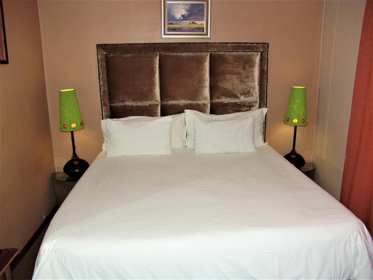 African Moon Corporate House Kempton Park Exteriör bild