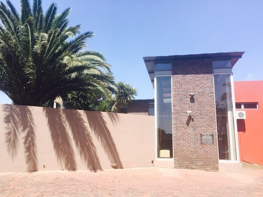 African Moon Corporate House Kempton Park Exteriör bild