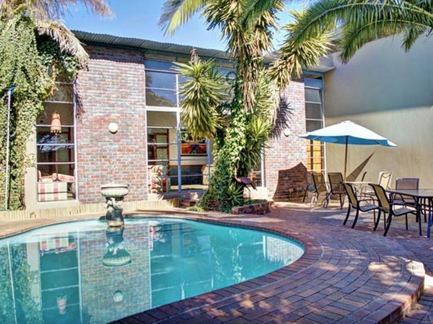 African Moon Corporate House Kempton Park Exteriör bild